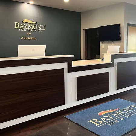 Hotel Baymont By Wyndham Indianapolis Northeast